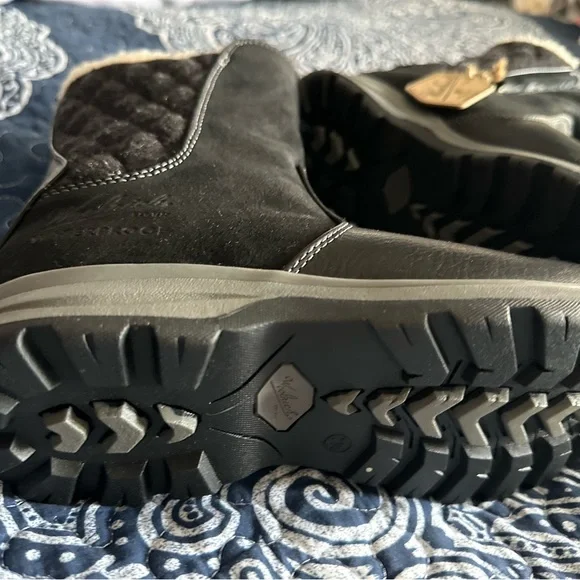 Woolrich black womans boots Size 7 1/2.  Never been worn.  🖤 - Picture 14 of 15